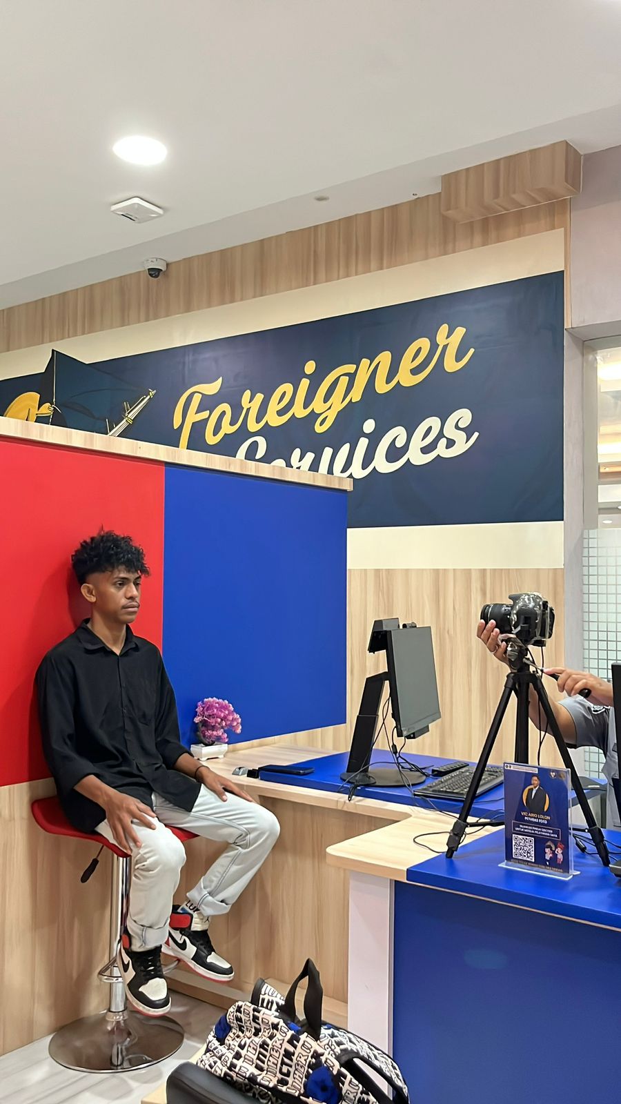 3.⁠ ⁠International Student Administration  Managing admission documents for international students, including Letters of Acceptance (LoA), guarantee letters, and visa applications.  Handling visa extensions and ensuring compliance with administrative and immigration requirements.